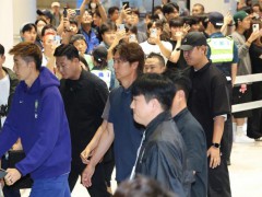 韩国队前主帅在机场遭球迷怒吼还钱 球迷愤怒难平[推荐]