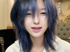 女孩保送中南大学因蓝发走红 实力不应被发色定义[推荐]