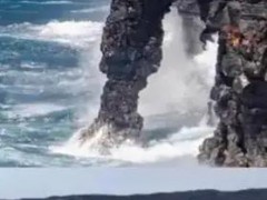 夏威夷知名地标没了 霍莱海蚀拱门坍塌[推荐]